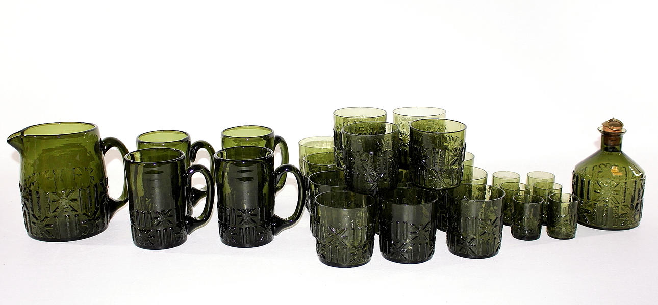 GLAS, BRINGARE, KARAFF, 28 delar, Lars Hellsten, Skruf.