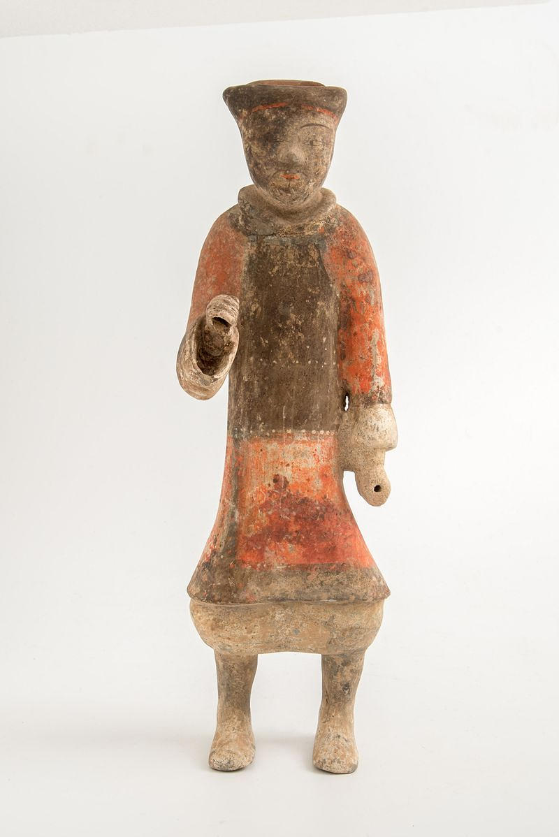 KINA, HAN PERIOD. Manlig figurin, ungefär 2000 år gammal enl. intyg.