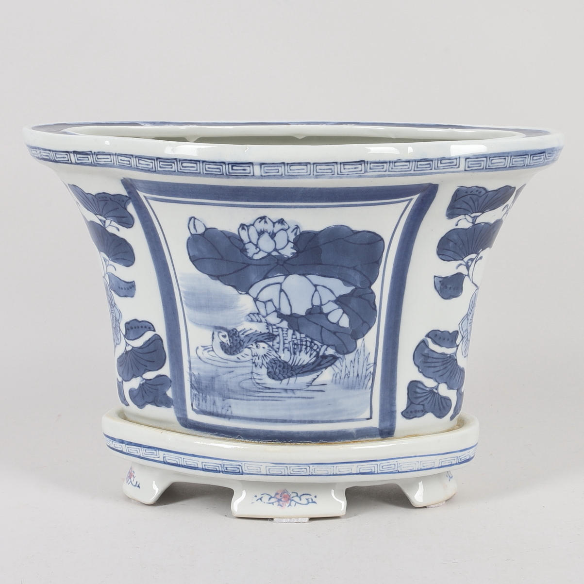 POT with saucer, porcelain, China.