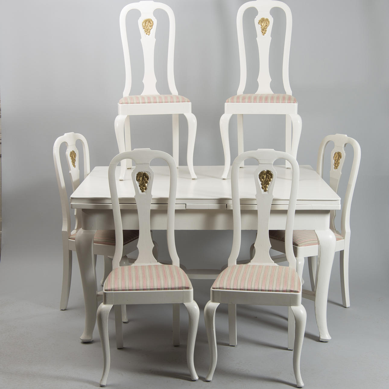 MATSALSGRUPP, vitmålad, rokokostil, tidigt 1900-tal.