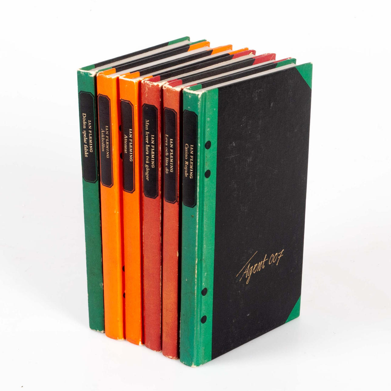 IAN FLEMMING. James Bond, 6 bands.