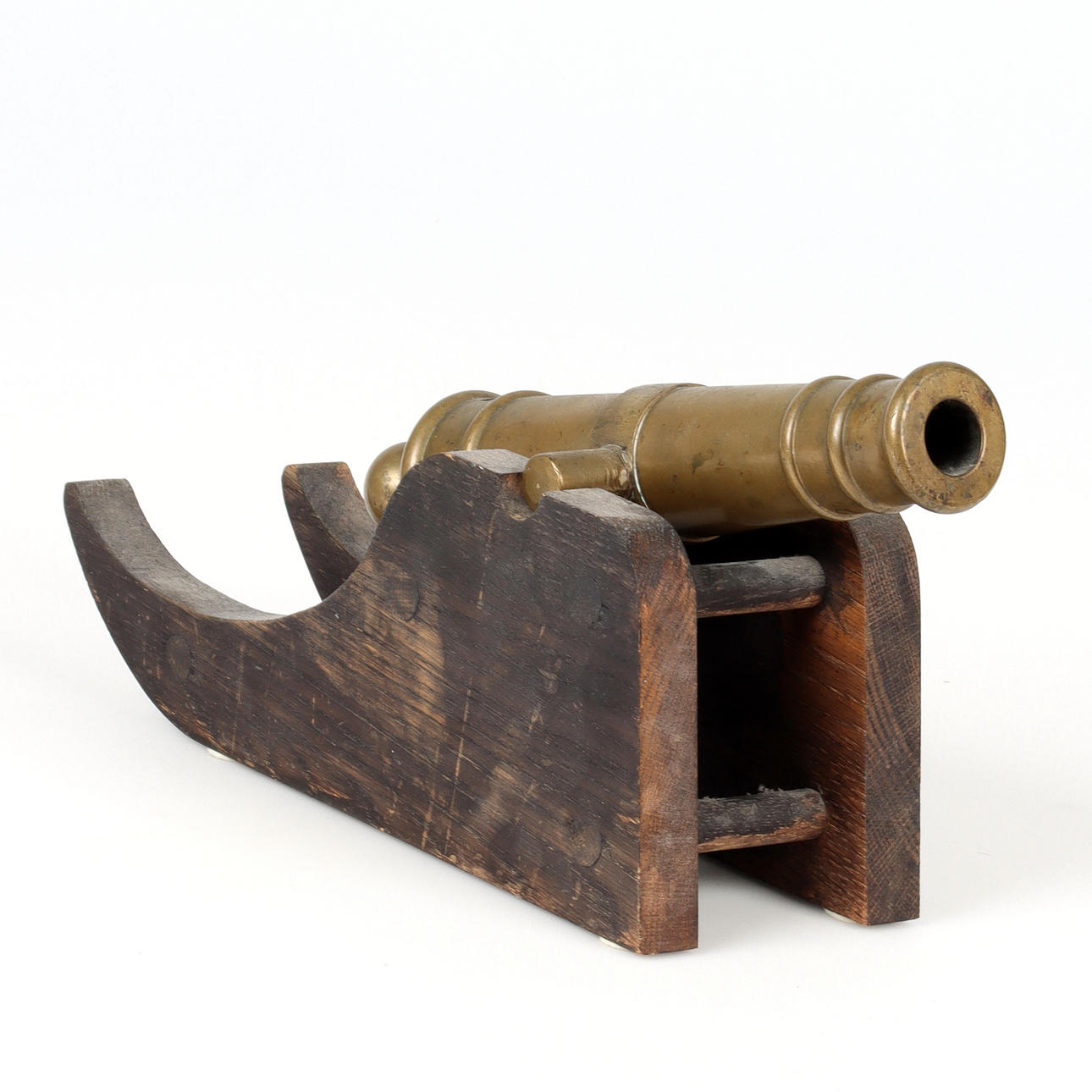 SALUTKANON with lavett, brass, 20th century.