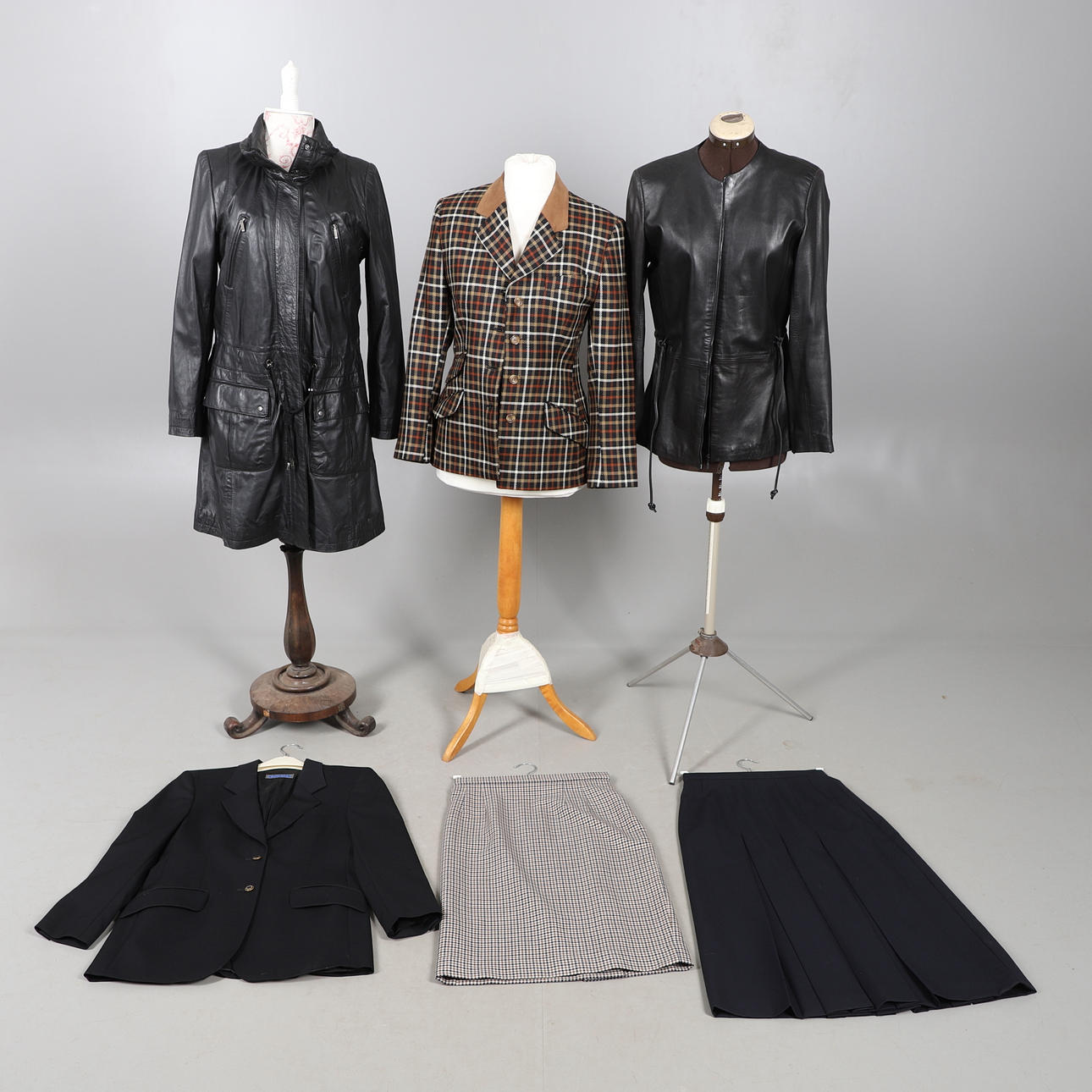 ROPA DE MUJER VARIADA DE LOS AÑOS 80/90.