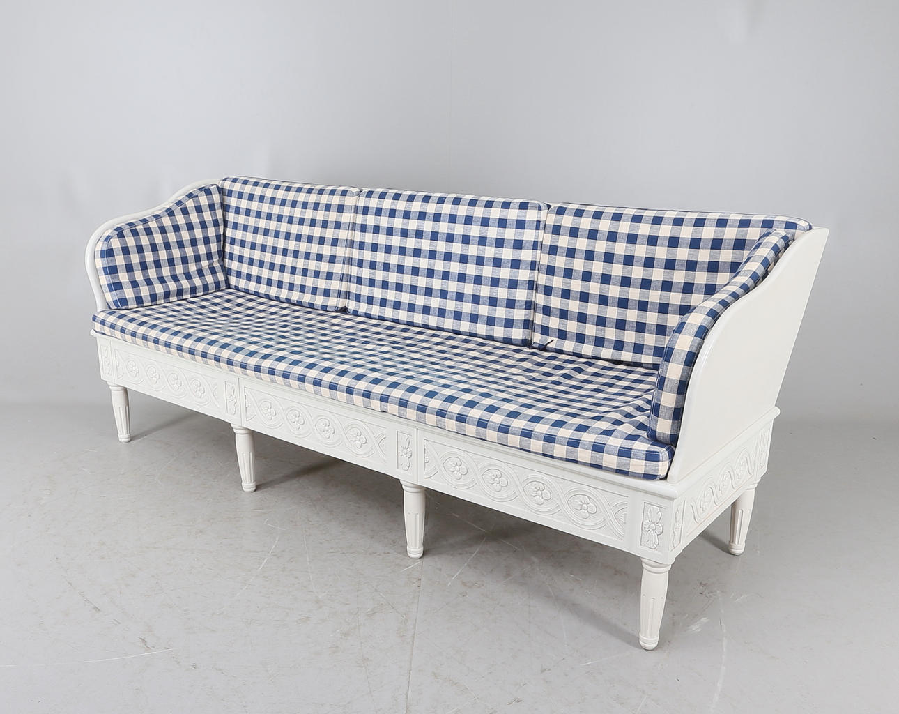 TRÅGSOFFA,gustaviansk stil, "Svensksund", ur IKEAS 1700-talsserie.