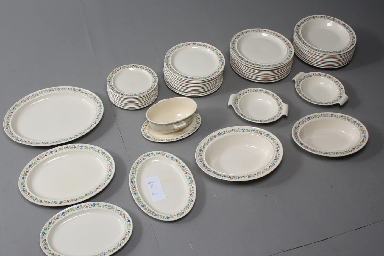 MATSERVIS, 55 delar, flintporslin, "Backafall", Gustavsberg.