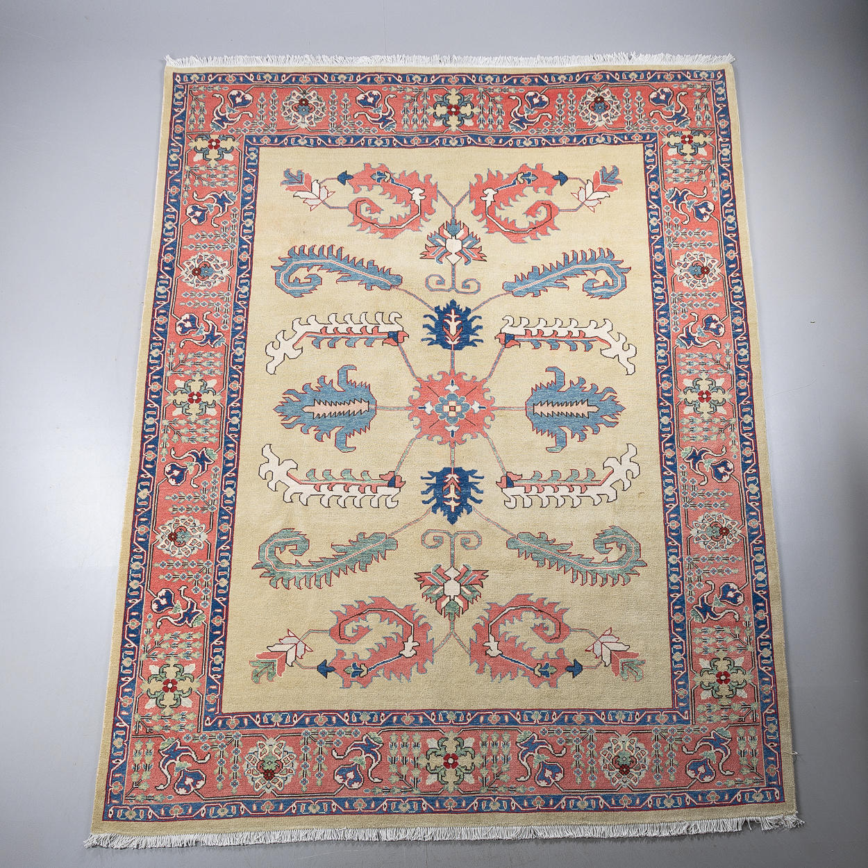 CARPET, Heriz, old, ca 345 x 240 cm.