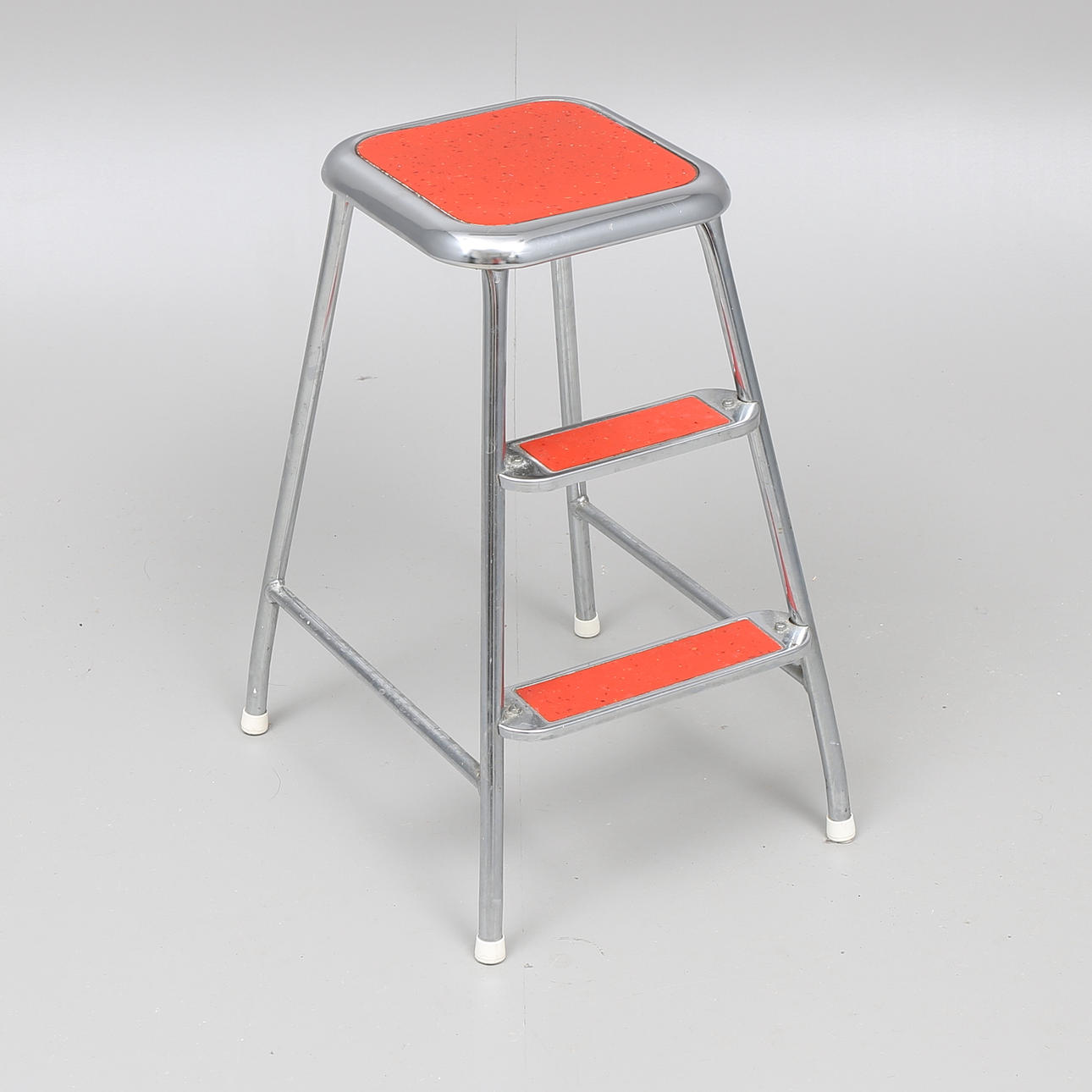 STEGPALL, AWAB, krom och plast, 1900-tal.