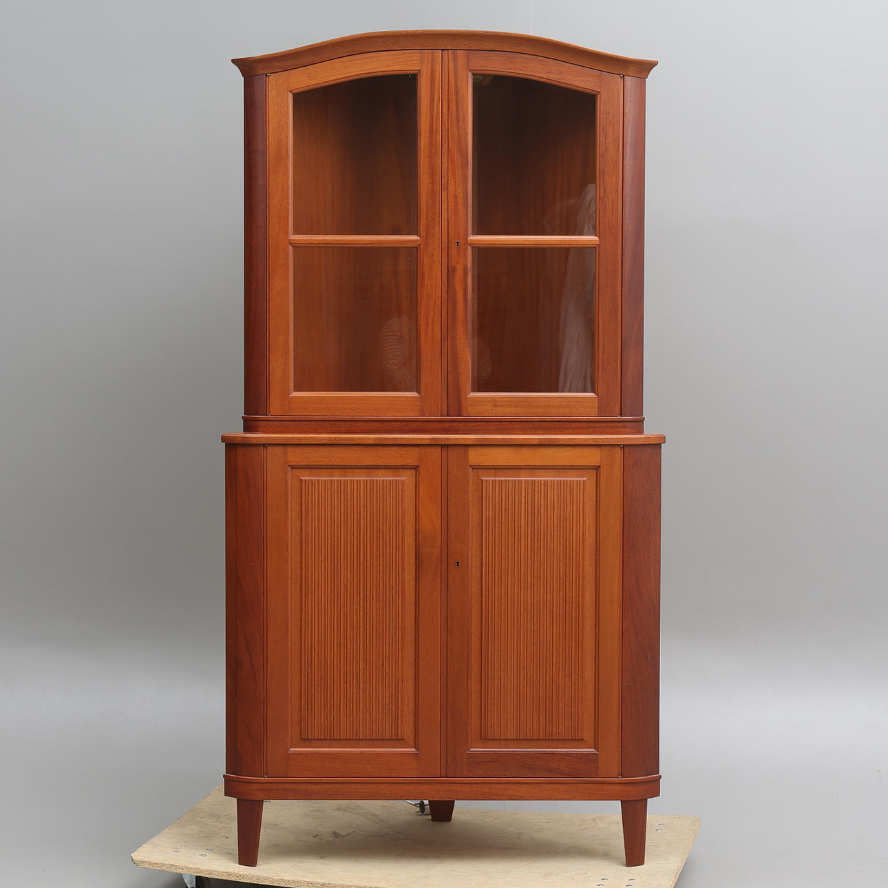 HÖRNSKÅP, "Herrgården" Carl Malmsten, Åfors möbelfabrik.