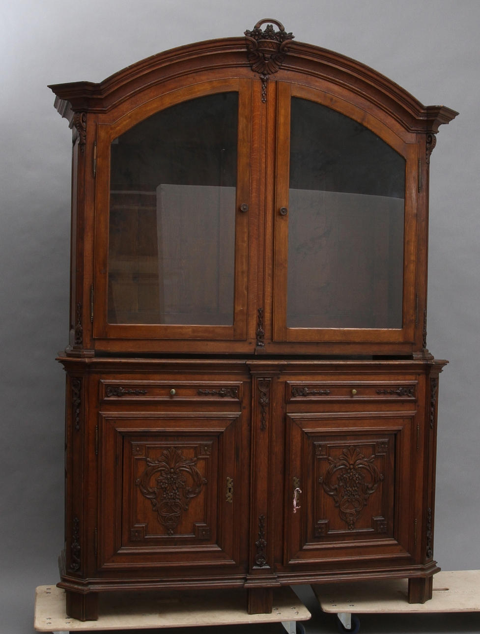 VITRINSKÅP, 1800-tal.