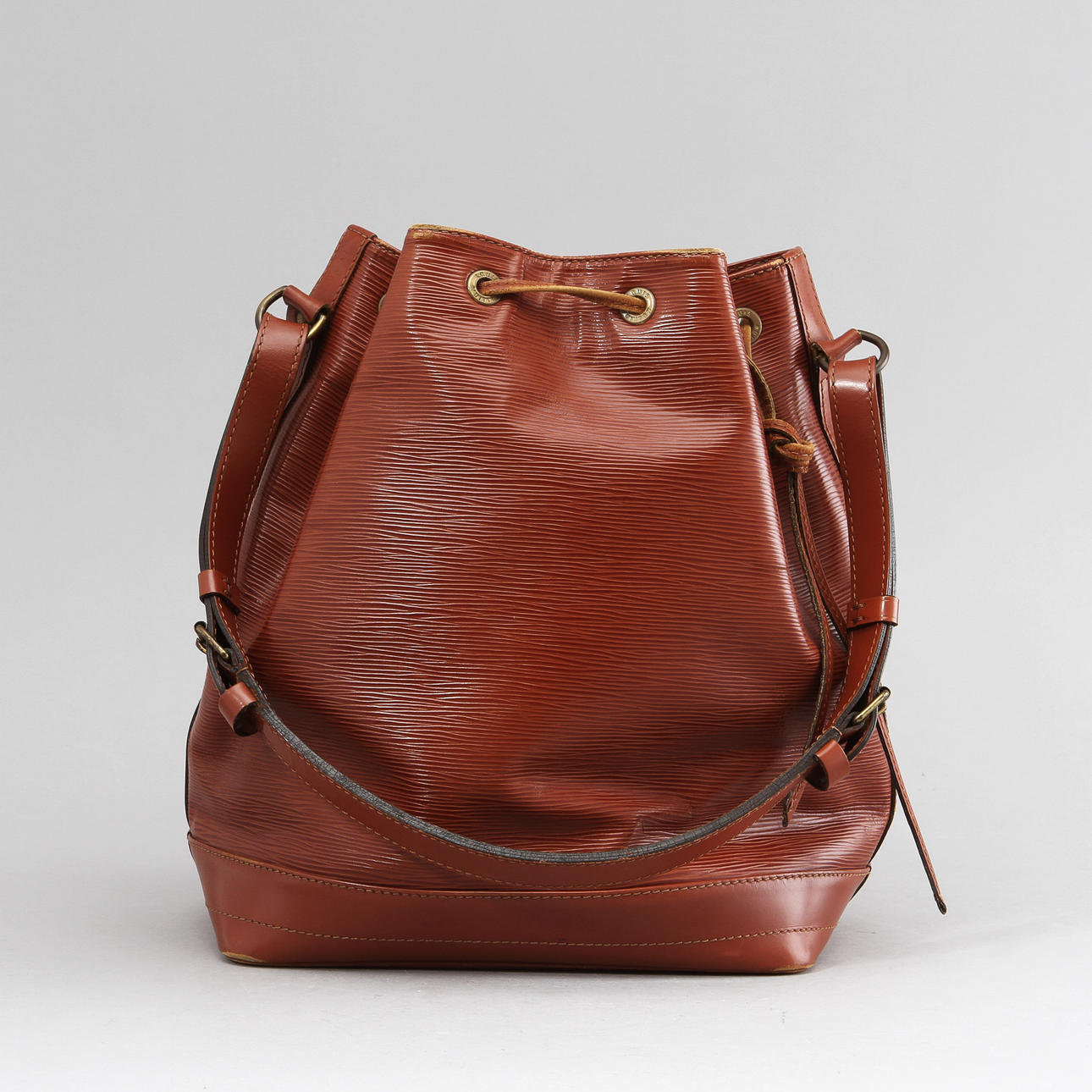 VÄSKA, "Noé", Louis Vuitton, Epi brown.