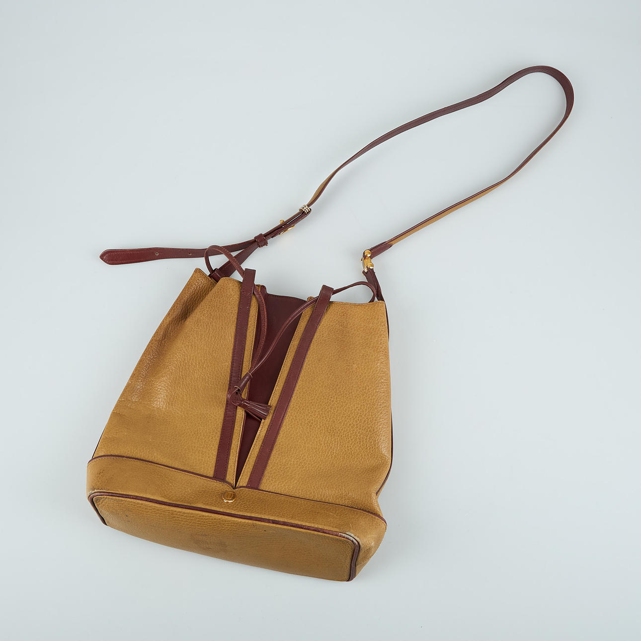 HANDBAG, Must de Cartier, leather, 1980s.