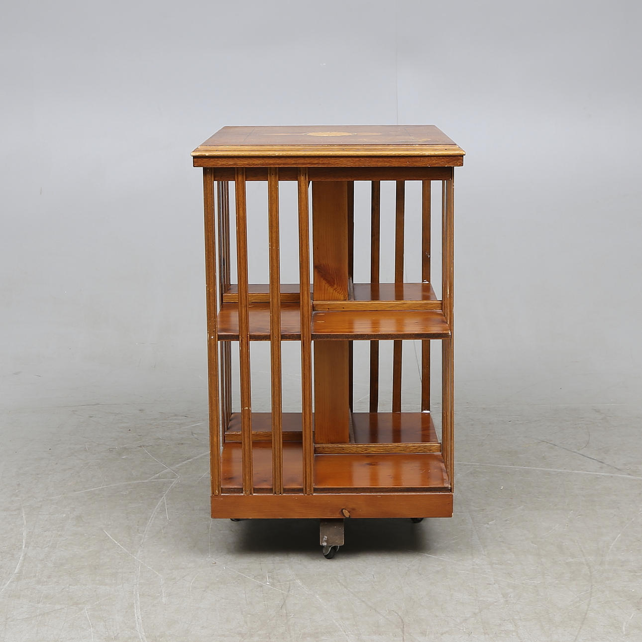 BOKSNURRA, intarsia, 1900-tal.