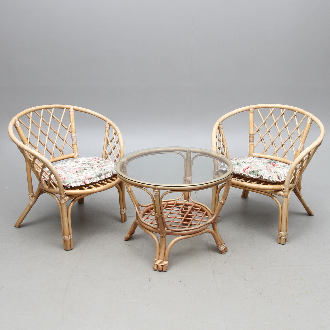 TRÄDGÅRDSGRUPP, 3 delar, rotting, 1900/2000-tal.