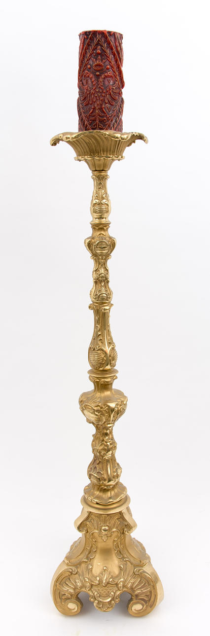 Ljusstake i barockstil.