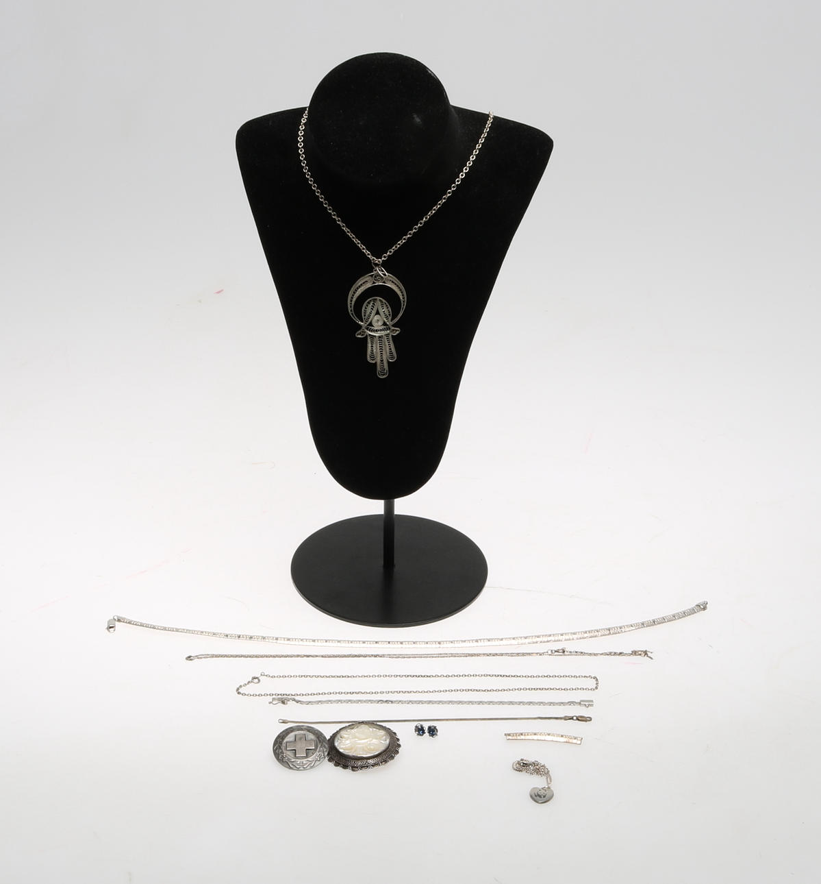 SAMLING SILVER SMYCKEN, silver, ca 93 gram.
