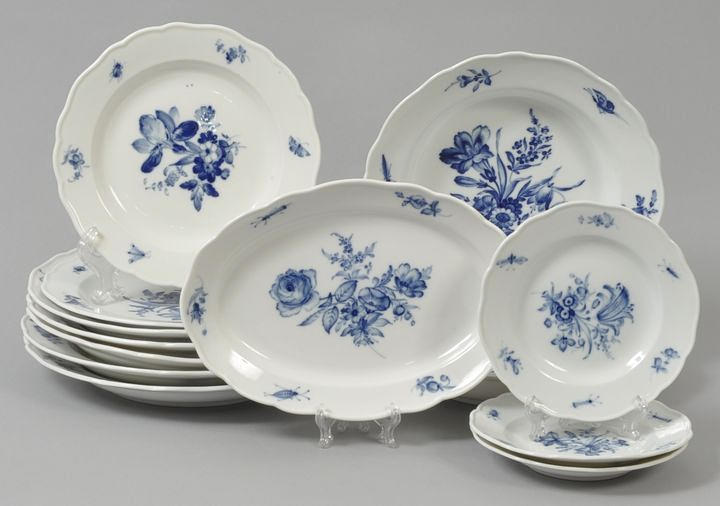 13 delar, Meissen, främst omkring 1900.