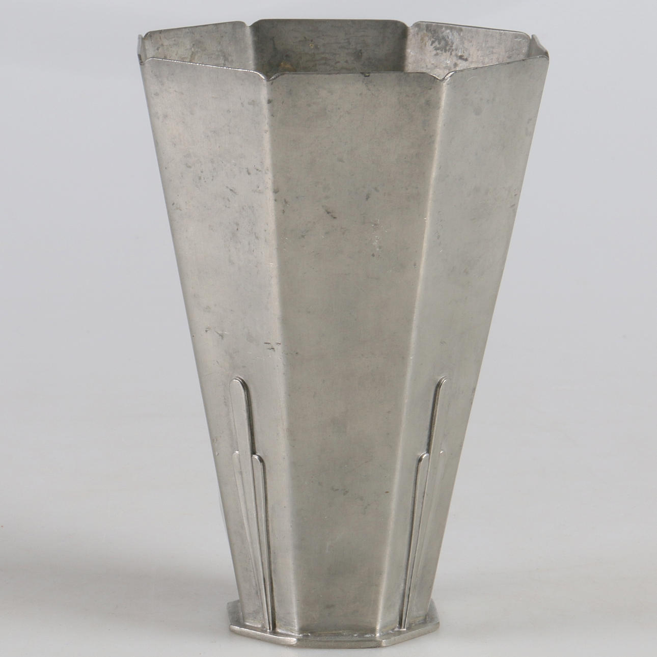 VAS, tenn, art deco, CG Hallberg, Stockholm, 1935.