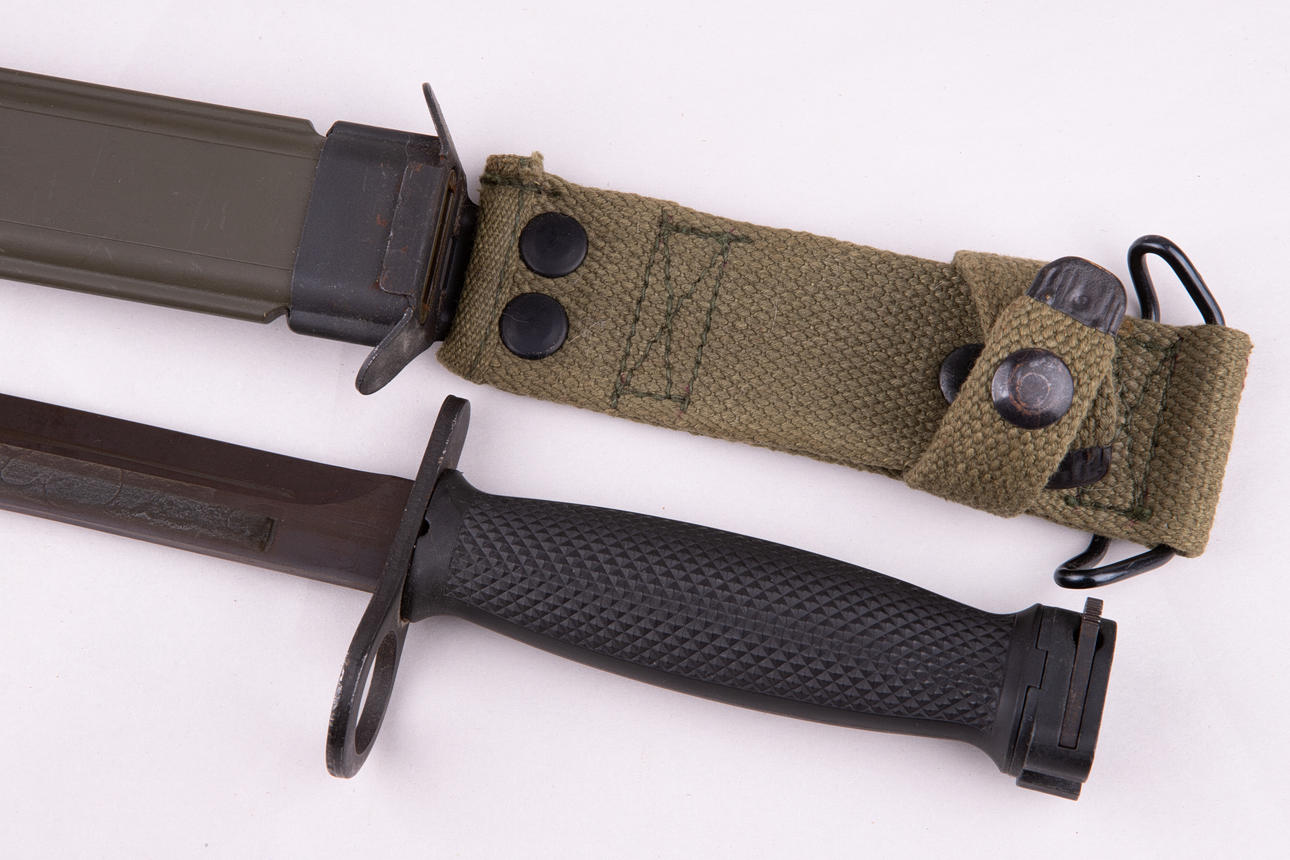 A 20th-century Israeli M7 Galil/M16 bayonet. Weapons & Militaria ...