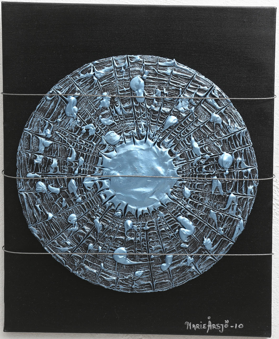 MARIE ÅRSJÖ. Komposition. Blandteknik på canvas, signerad och daterad -10.