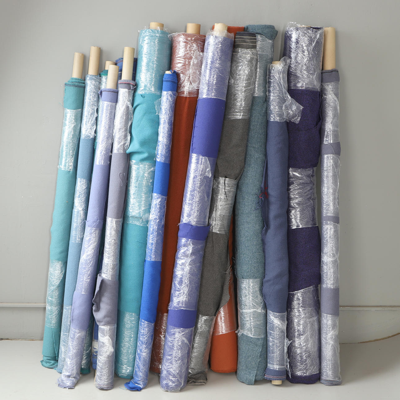 HUONEKALUKANKAAT, 16 rullaa.