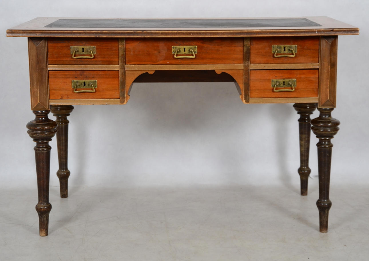 SKRIVBORD, nyrennässans, 1900-talets första hälft.