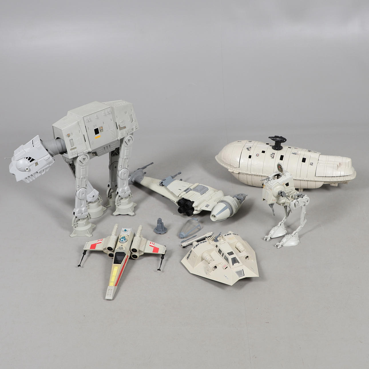 A COLLECTION OF KENNER STAR WARS VEHICLES (6).
