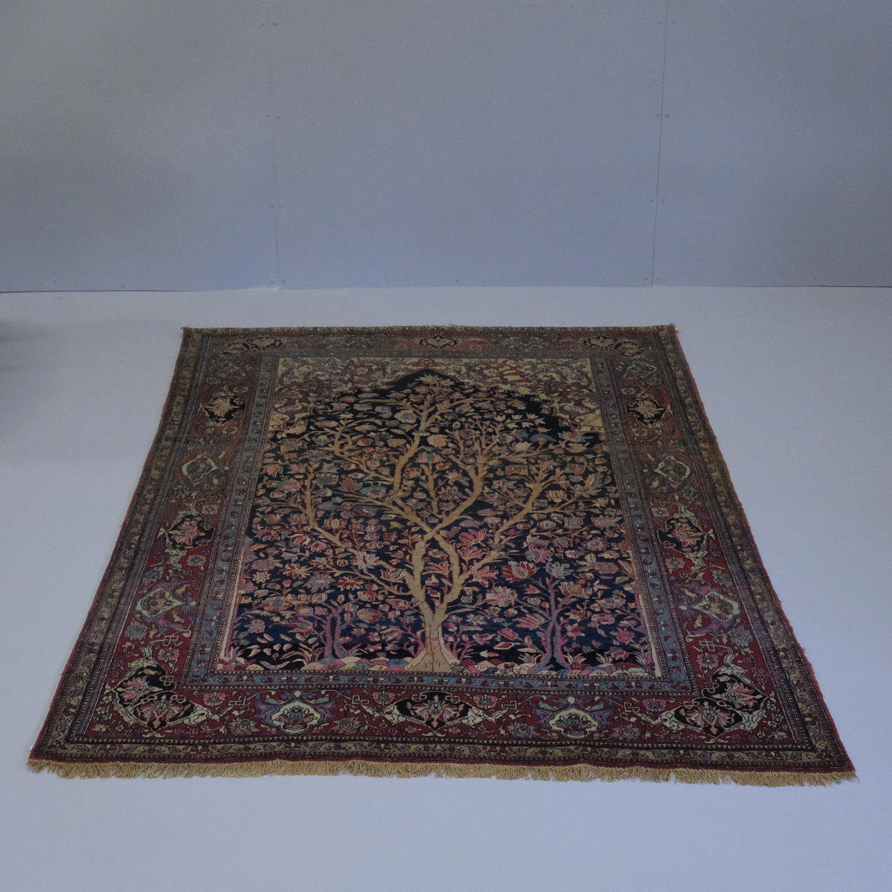 PERSISCHER, GEKNÜPFTER TEPPICH, ISFAHAN,.