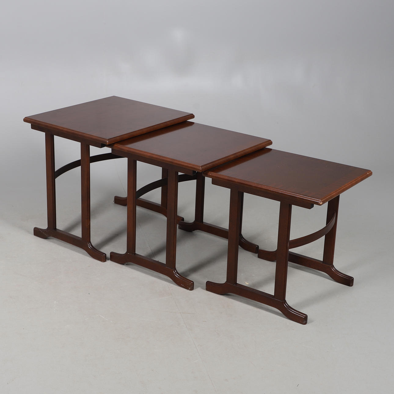 ***ETT G-PLANBO MED TRE BORD.