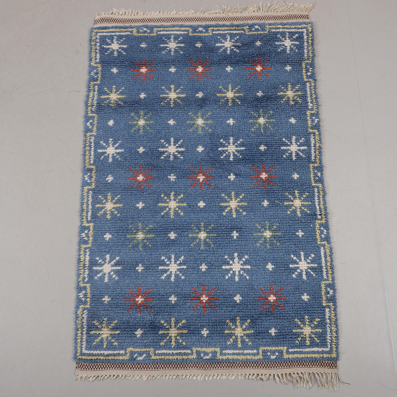 TEPPICH, Maße 160x102 cm.