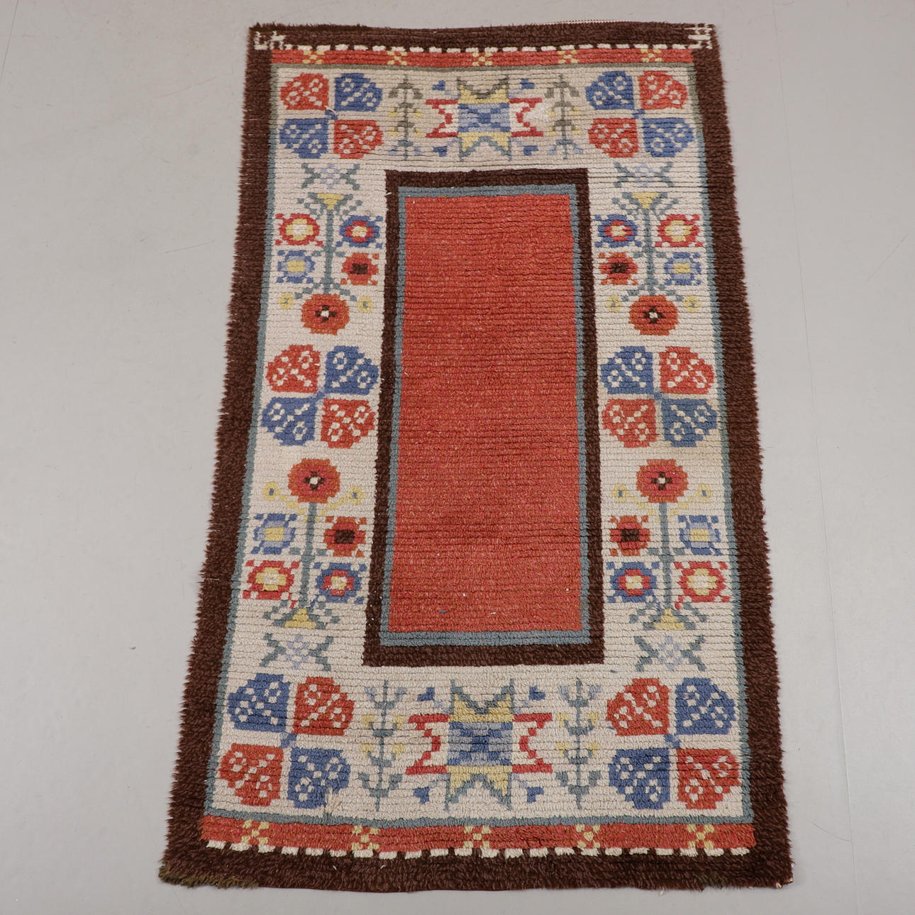 TEPPICH, Maße 207x118 cm.