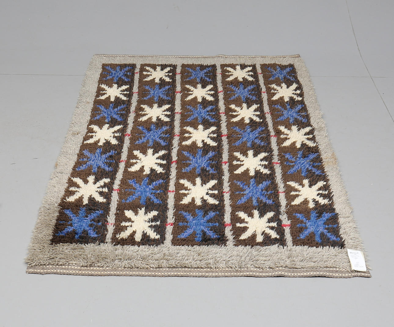 MATTA, rya, omkring 1900-talets mitt, 185 x 105 cm.