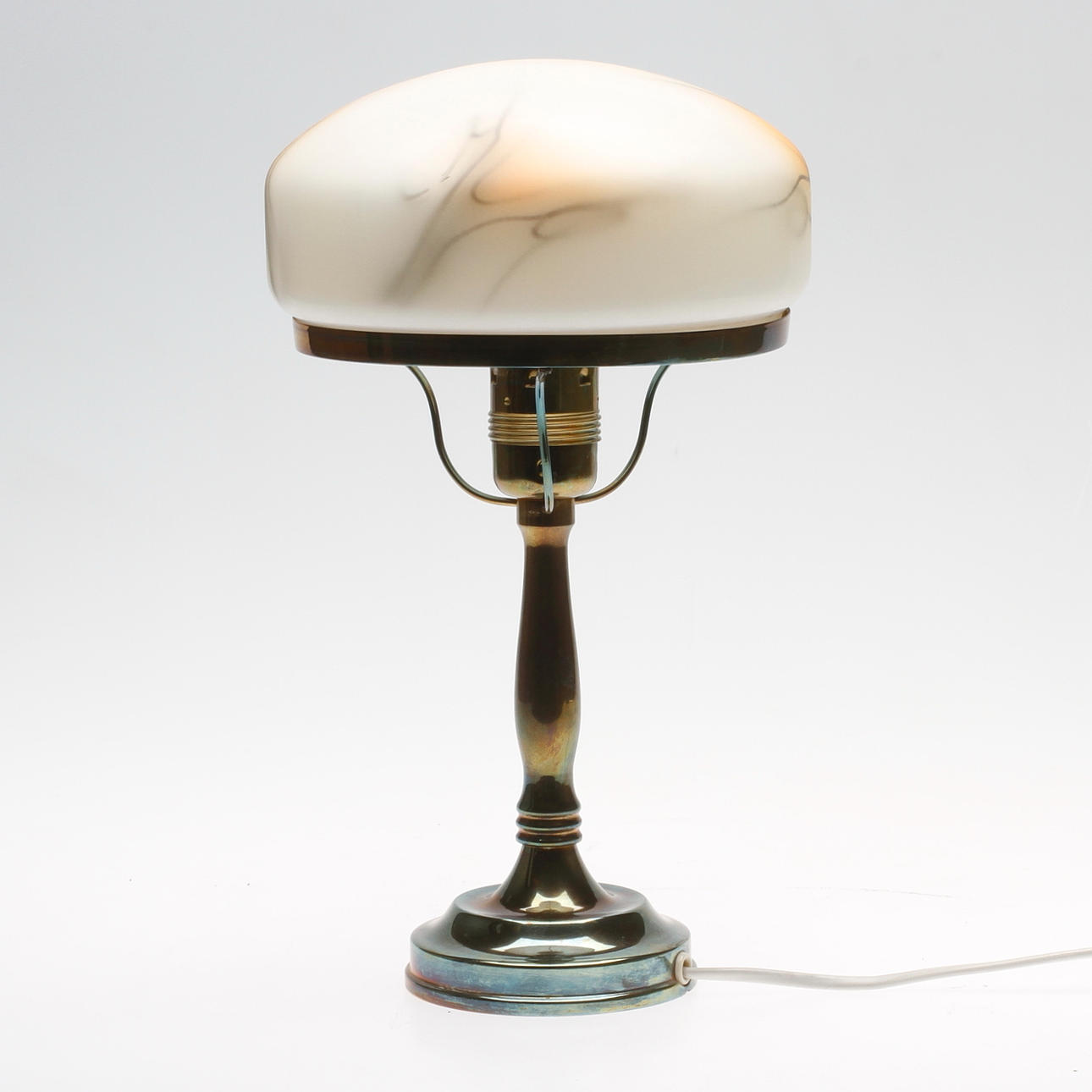 BORDSLAMPA, mässing och glas, "Holmbo", Bersbo, 1984.