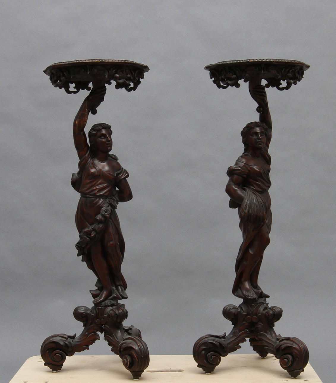 PIEDESTALER, 1 par, nyrokoko.