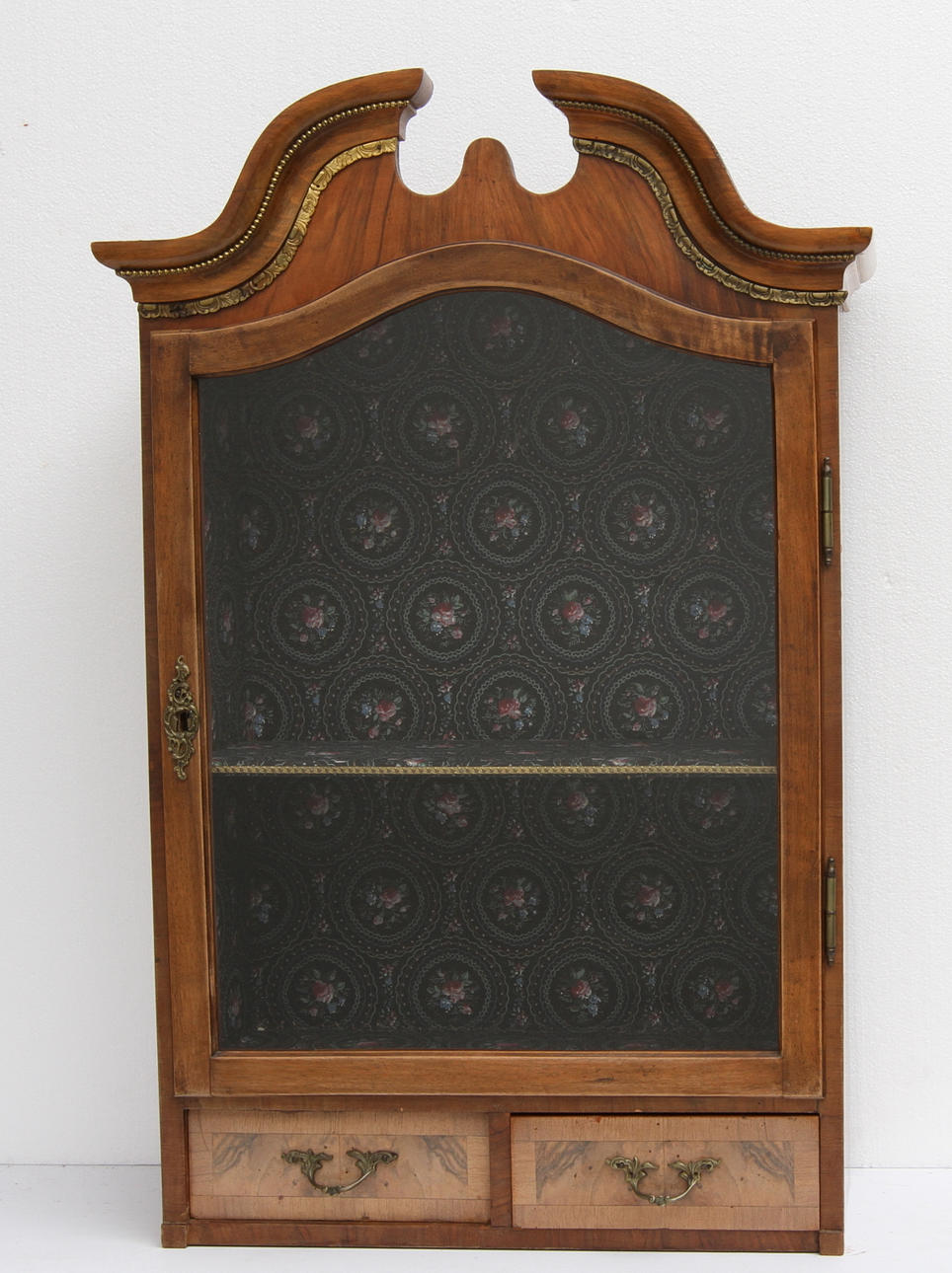 VÄGGSKÅP, gustaviansk stil 1800-tal.