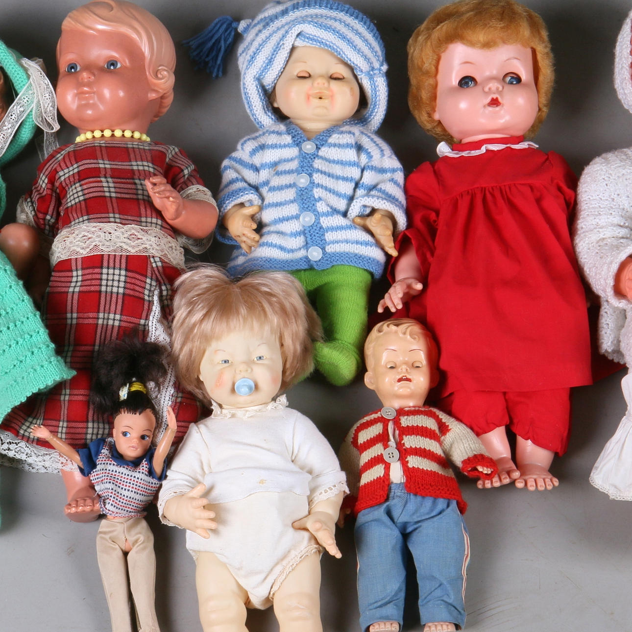 DOCKOR, 8 st. Mestadels sköldpaddsmärkta, 1900-talets första hälft.