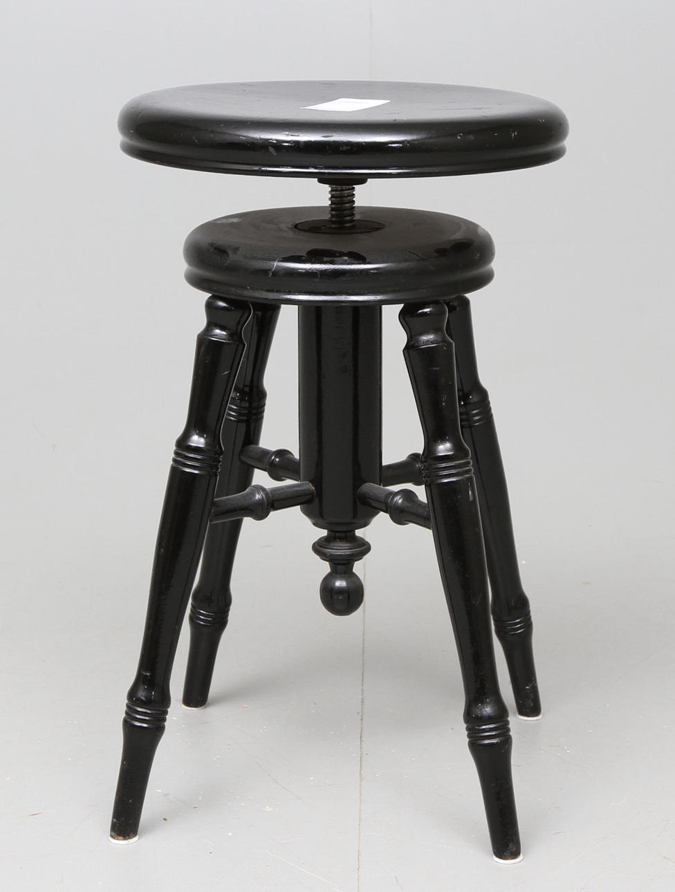 PIANOPALL, trä, 1900-tal.