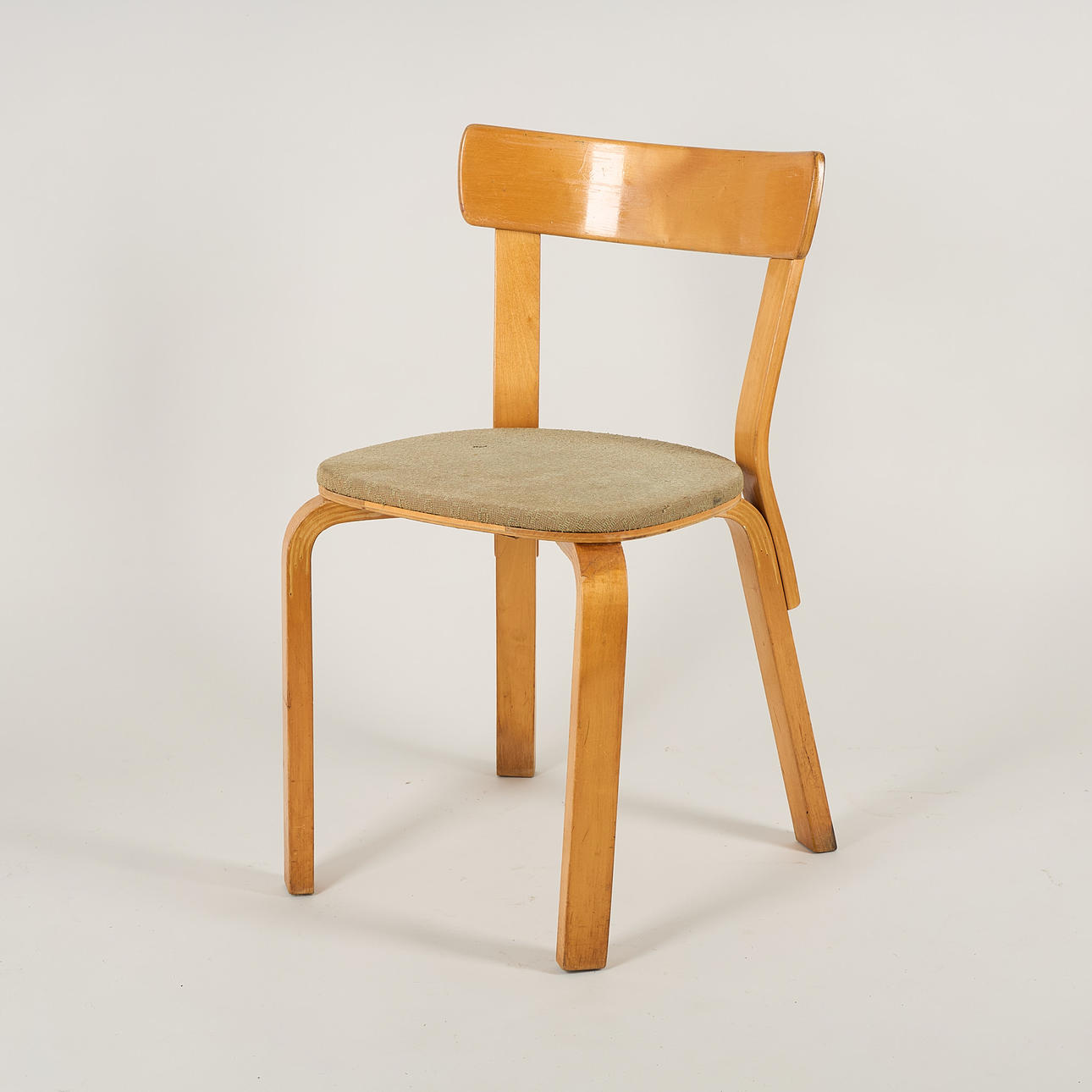 ALVAR AALTO. A model 69 (“sandwich”) chair, Artek 1940s. Designed
