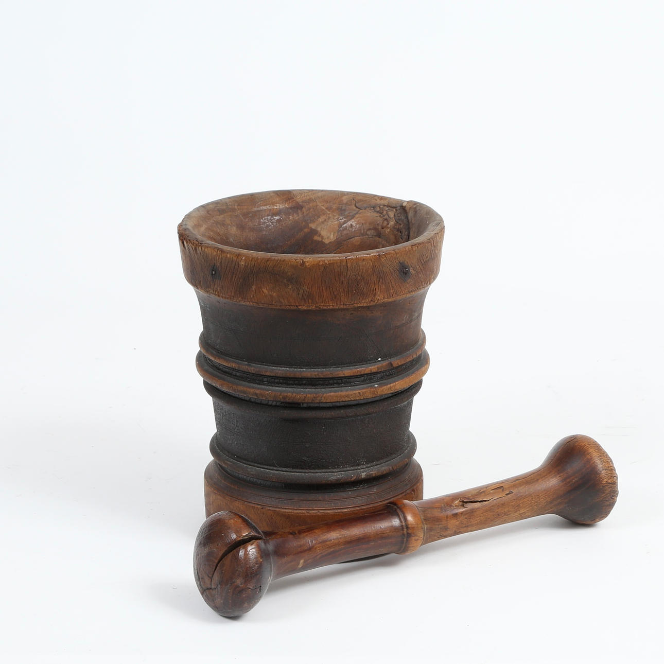 MORTER AF POKKENHOLT. 1800-talet.