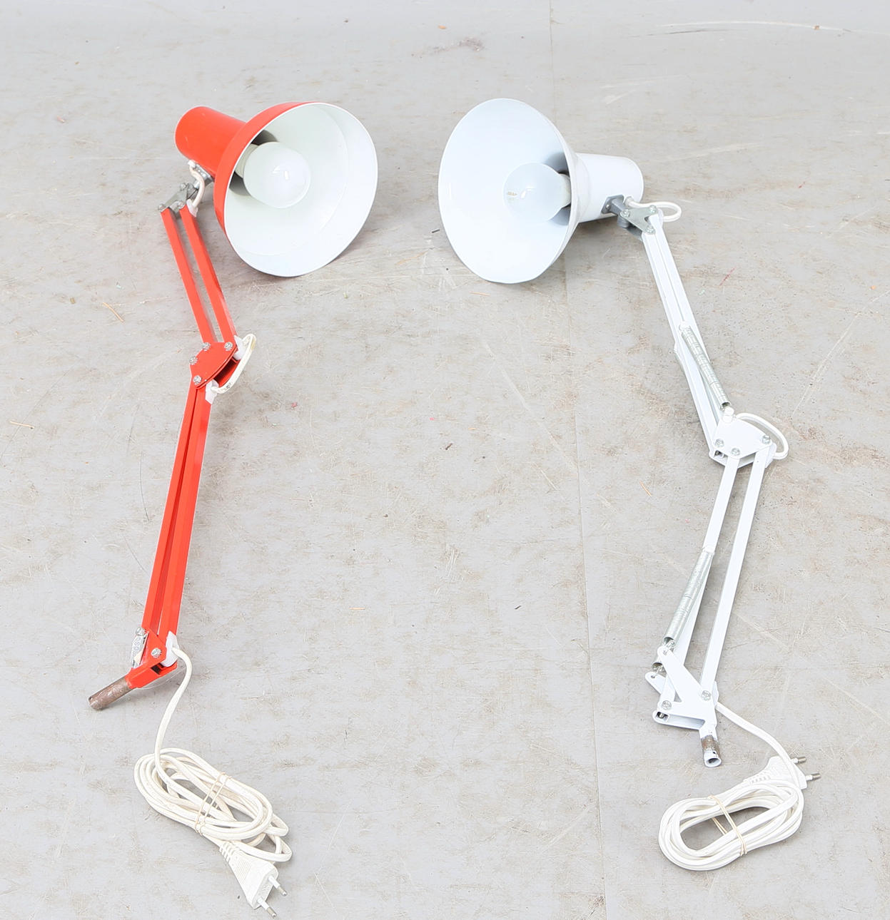 SKRIVBORDSLAMPOR, 2 st, Pileprodukter, 1900-tal.