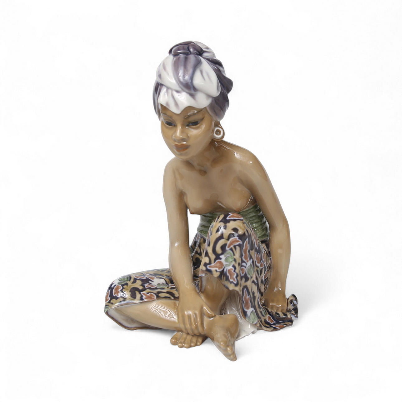 FIGURIN Porslin Dahl Jensen, modell nr 1136, Balikvinna. Keramik ...