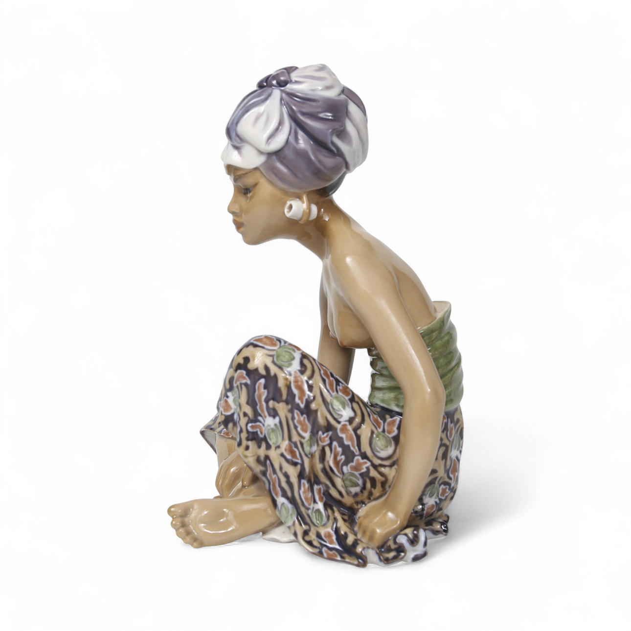 FIGURIN Porslin Dahl Jensen, modell nr 1136, Balikvinna. Keramik ...