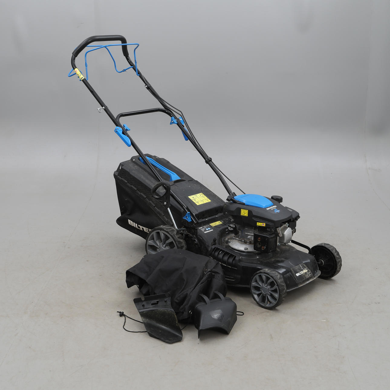 Rasenmäher, Autothema, Benzin.