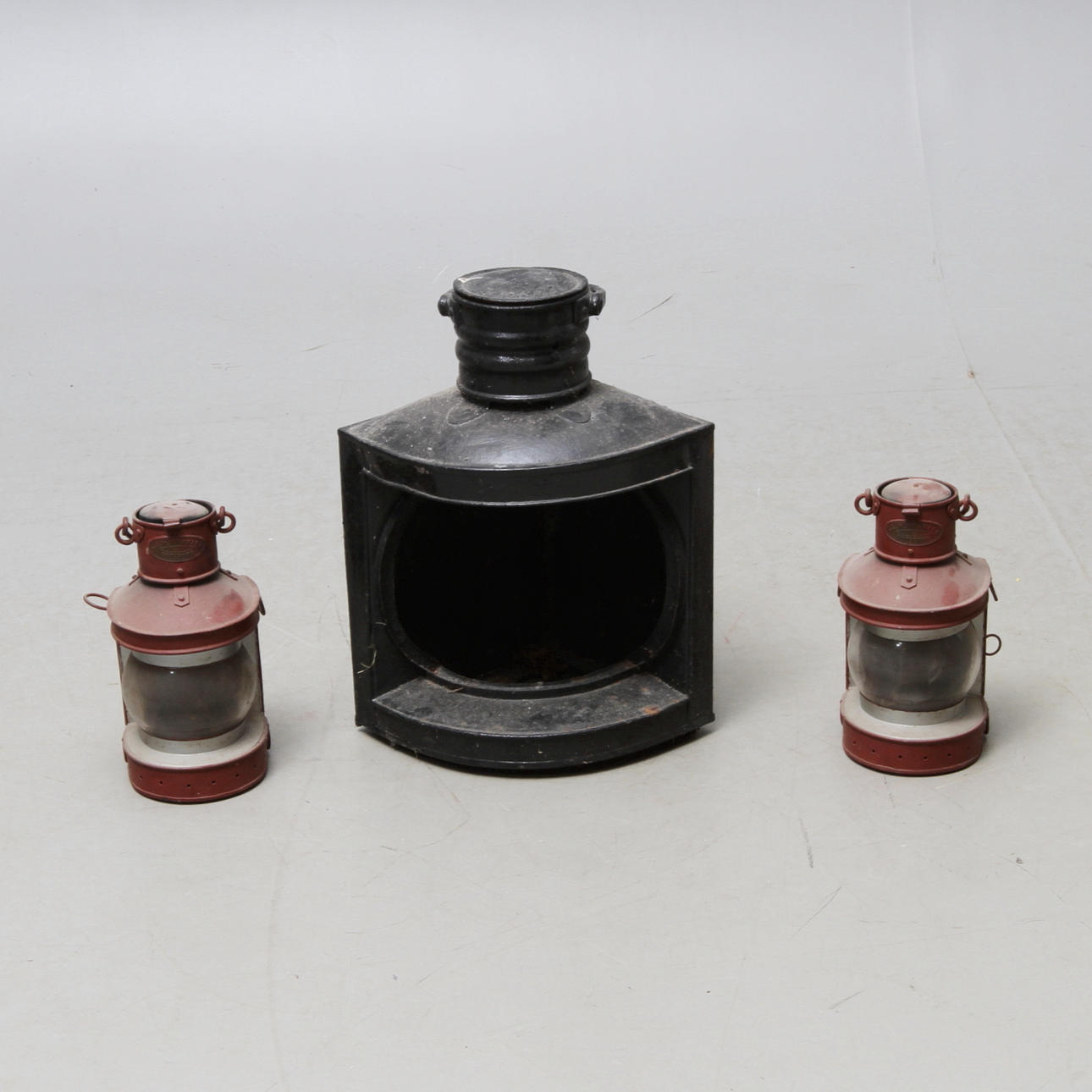 LANTERNOR 3 st, delvis märkt C.M. Hammar Göteborg.