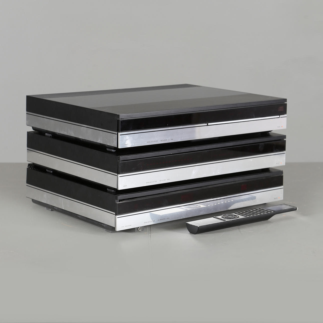 HIFIANLÄGGNING 4 delar 'Beosystem 7000', Bang & Olufsen.