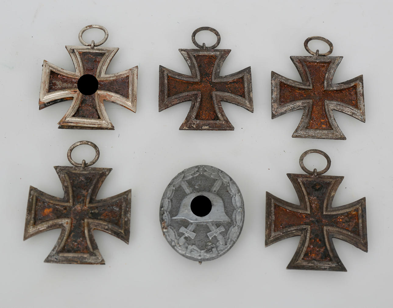 JÄRNKORS OCH SÅRAD MEDALJ, 6 stycken, 1900-tal.