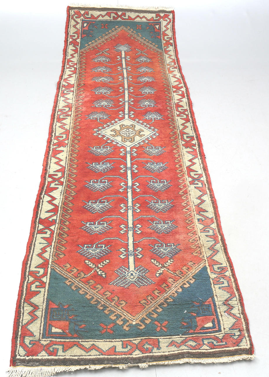 GALLERIMATTA, orientalisk, 270 x 86 cm.