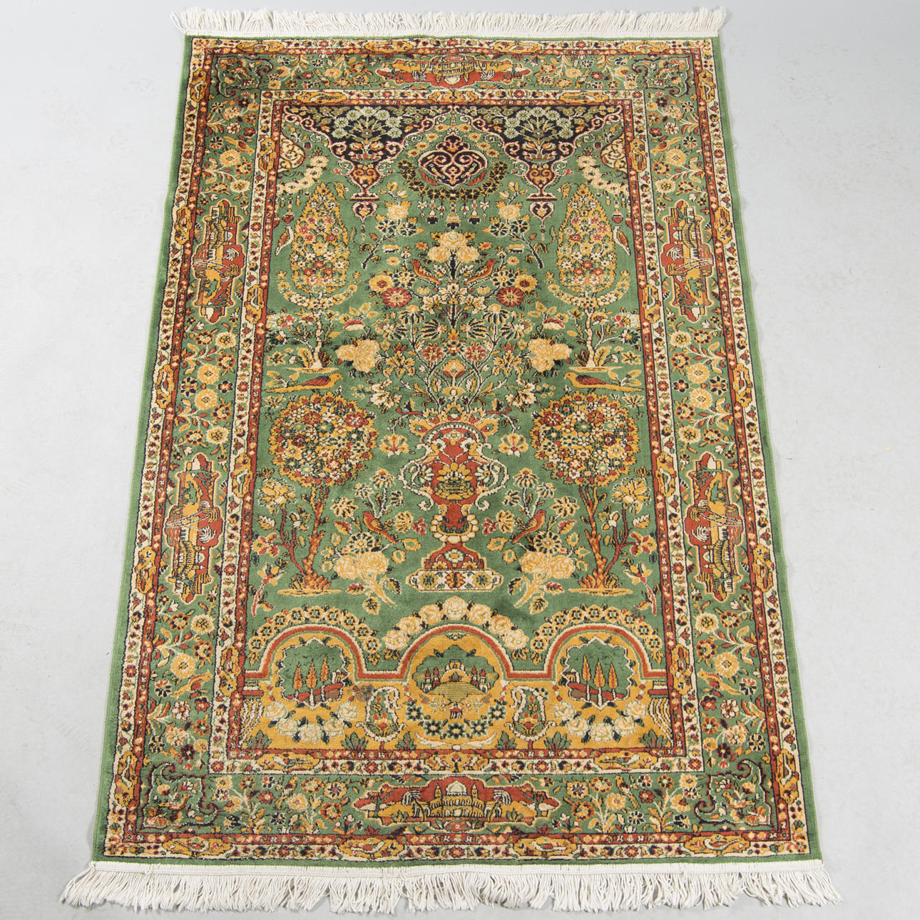 MATTA, wilton, 183 x 120 cm.