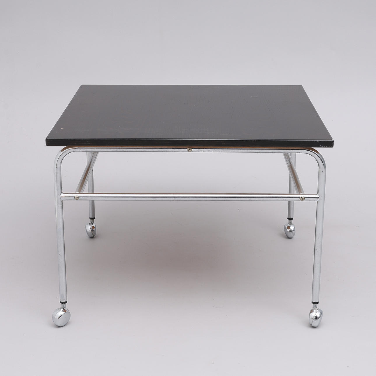 SOHVAPÖYTÄ, NYKYAIKAINEN VALMISTUS.