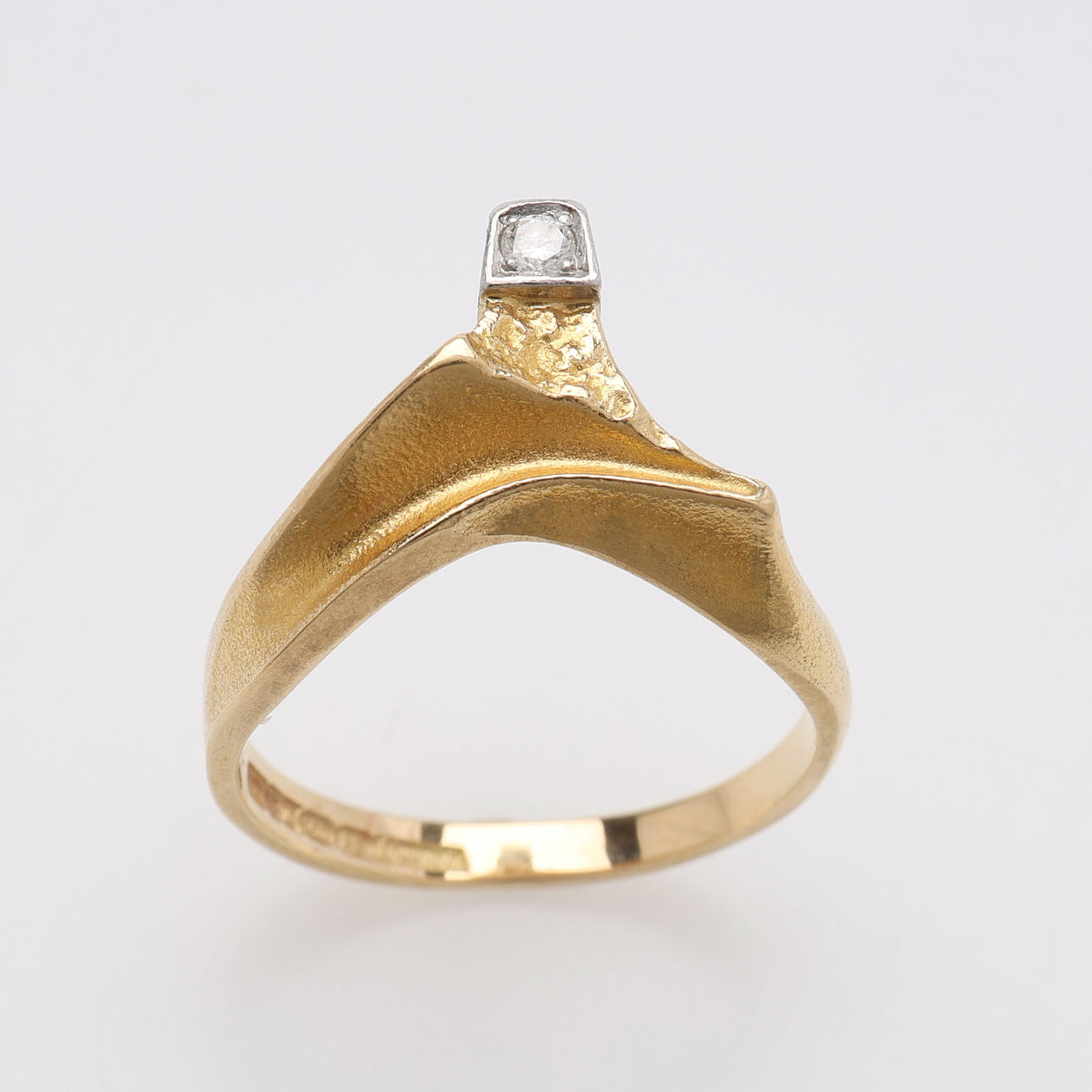 BJÖRN WECKSTRÖM. RING 18K WITH 1 BRILLIANT.