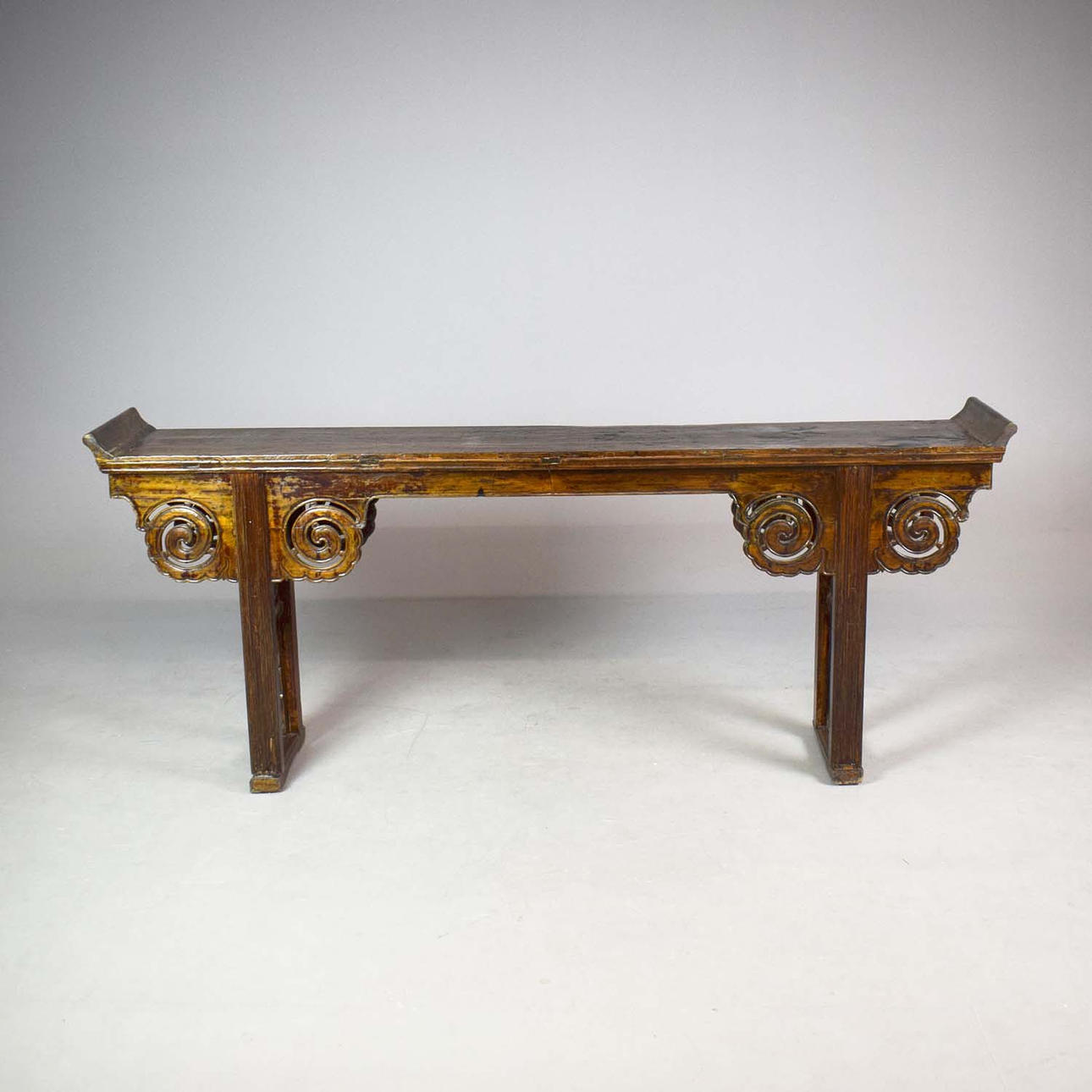 CHINESE SCRIBES TABLE. Furniture - Tables - Auctionet